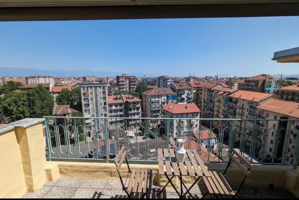 Amazing Apartment With View Near Metro Turin Exterior photo